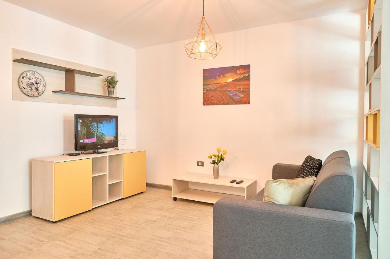 Orange Summer Apartment Alezzi Spa Pools beach Mamaia Buitenkant foto